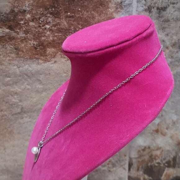 Thankful and Grateful Circular Pendant Silver Toned Necklace - Picture 11 of 12